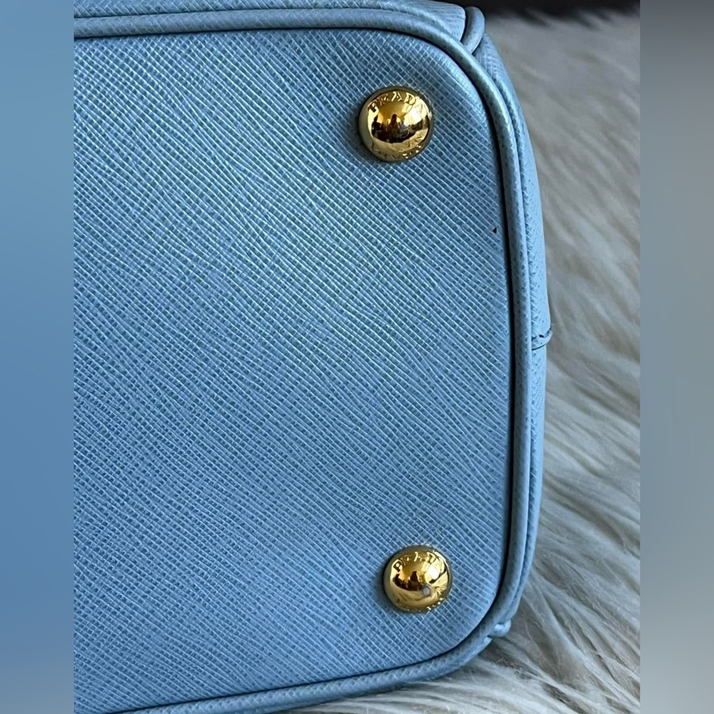 Prada Saffiano Lux Medium Galleria Zip Tote - Picture 13 of 16